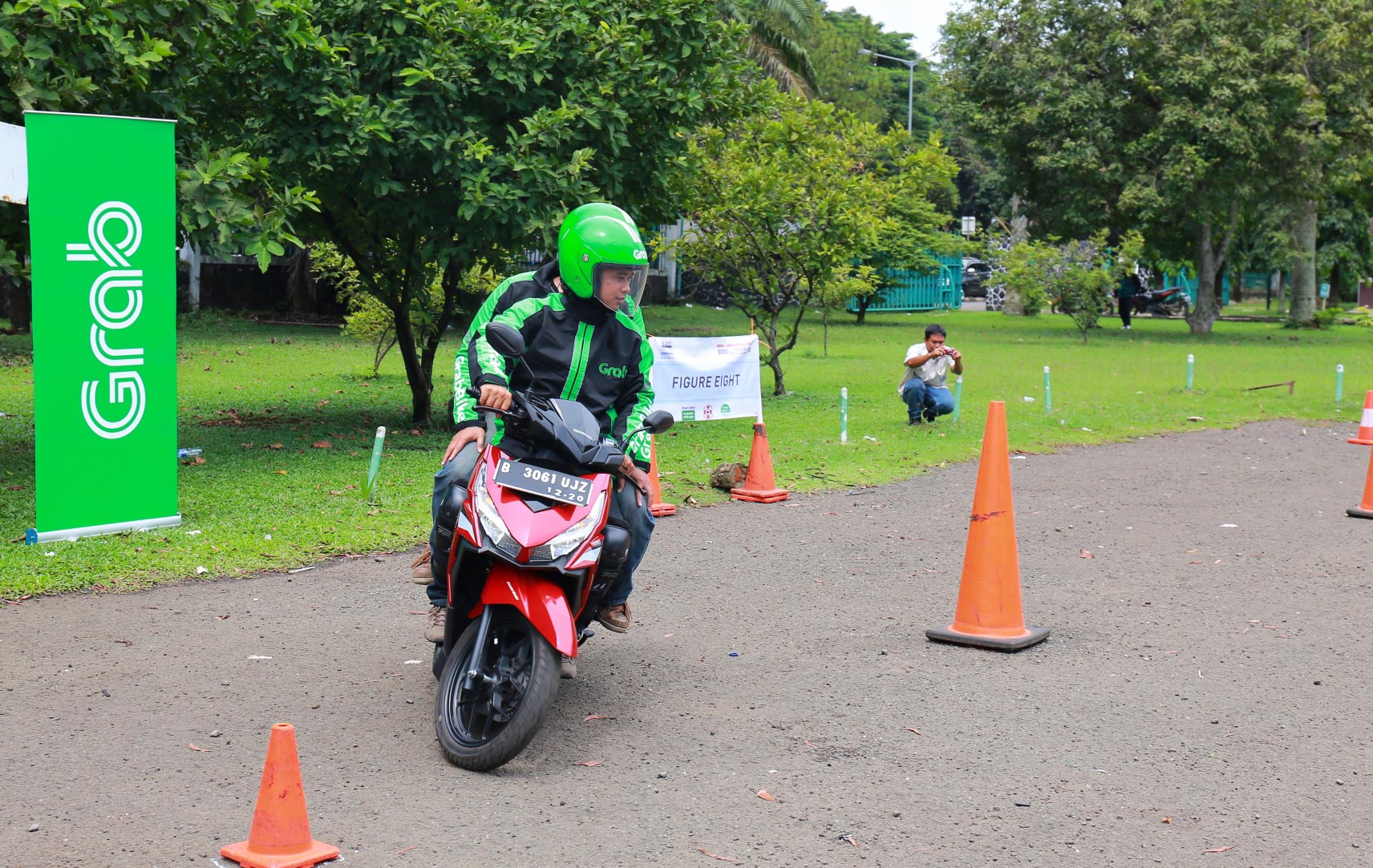 Grab Introduces Defensive Safety Riding Test To Screen New Grabbike Bikers Grab Id